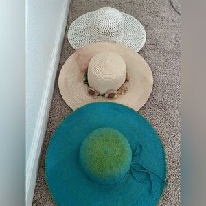 3 Women's Sun Hat for a great price!! 👒 👒 👒